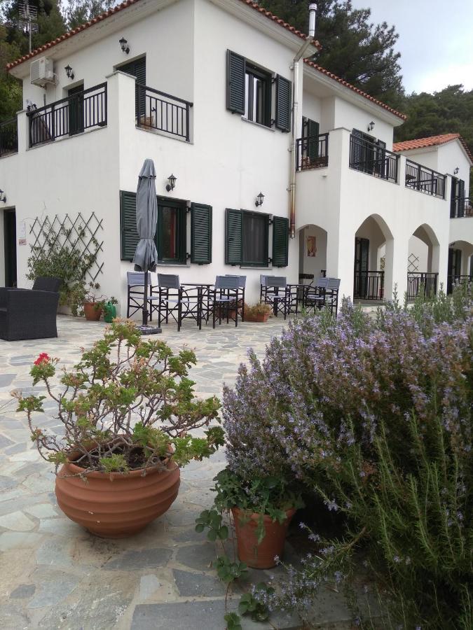 Eri Rooms To Let Raches  Exterior foto