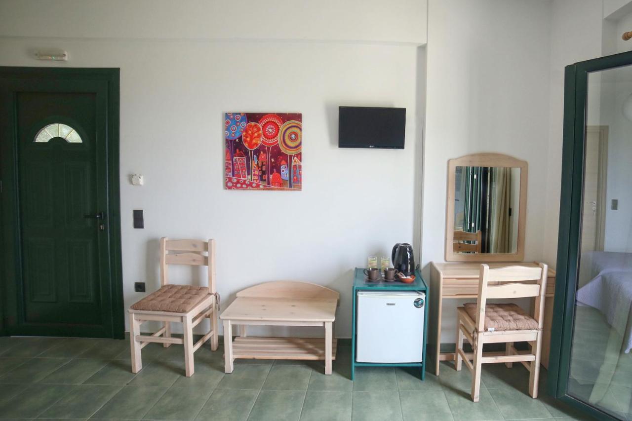 Eri Rooms To Let Raches  Exterior foto