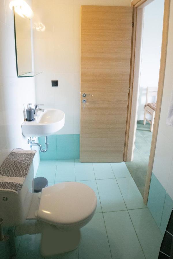 Eri Rooms To Let Raches  Exterior foto