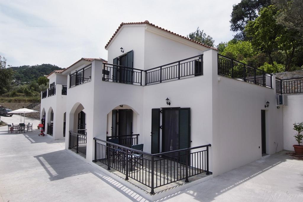 Eri Rooms To Let Raches  Exterior foto